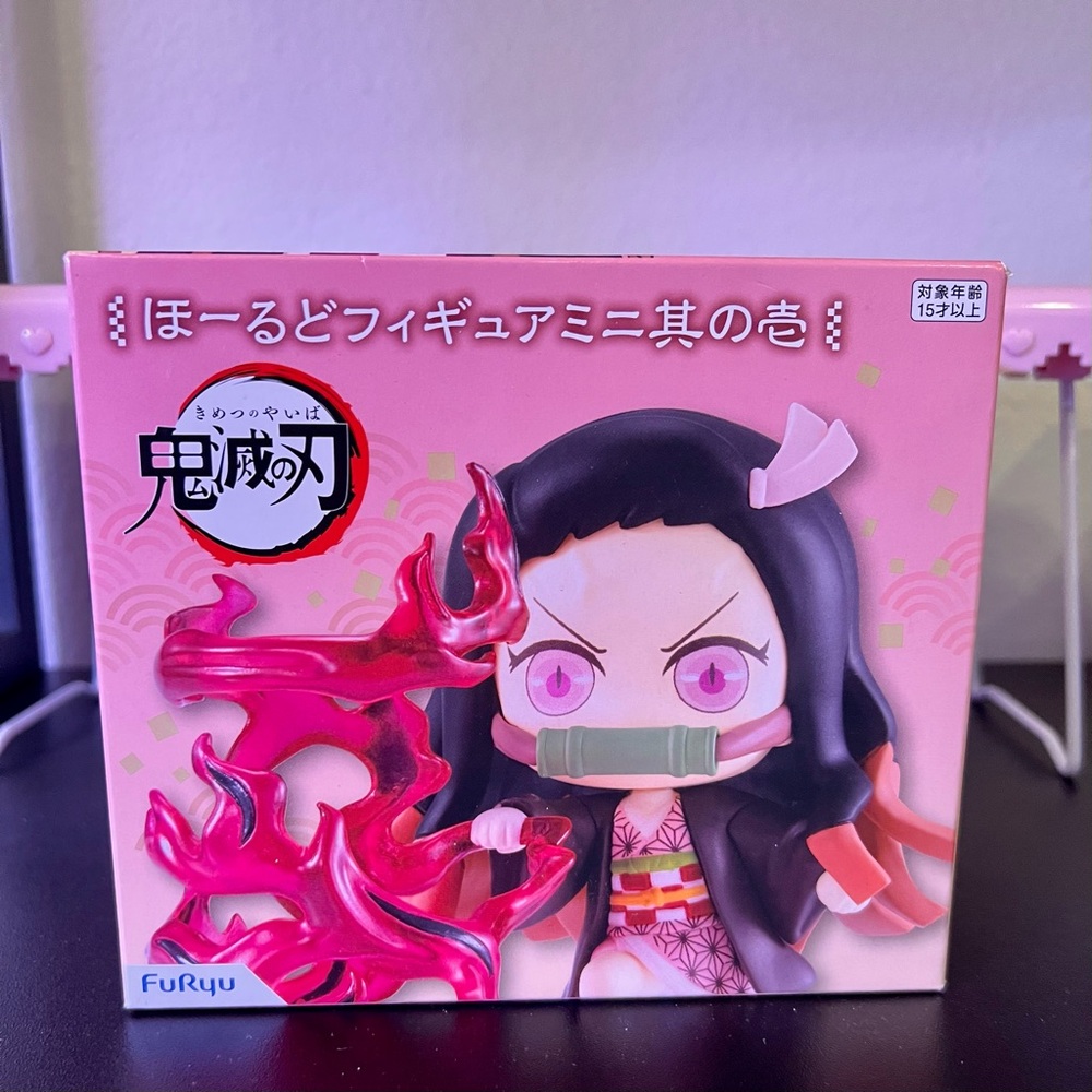 FuRyu Demon Slayer Kimetsu no Yaiba: Nezuko Kamado Hold Figure